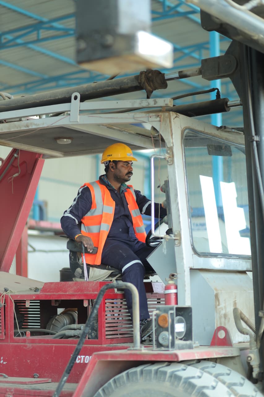 Om%20Shiv%20Malhar%20Marine%20Services